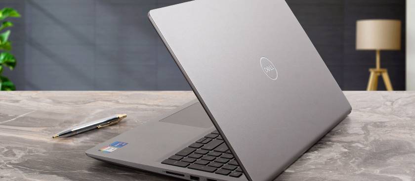 Лаптоп Dell